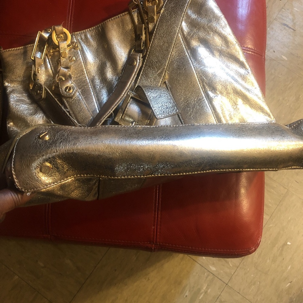 Beautiful gold leather Tory Burch bag